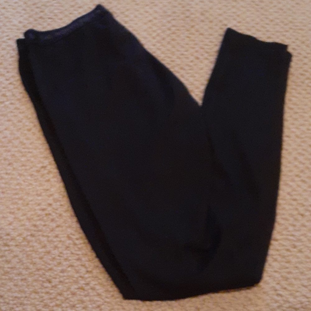 black north face leggings.